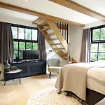 Authentic - De Vergulden Eenhoorn 4* Amszterdam