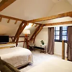 Authentic - De Vergulden Eenhoorn Hotel 4*