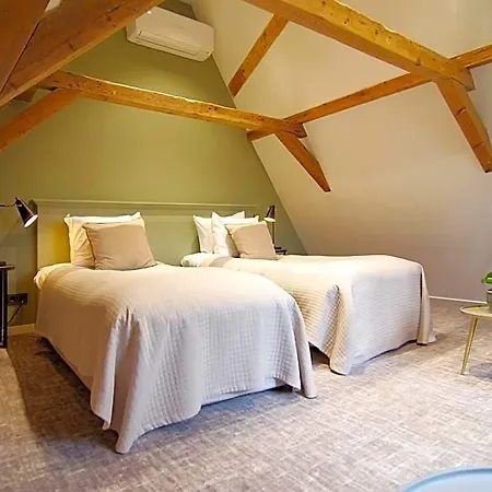 Hotel Authentic - De Vergulden Eenhoorn 4*