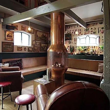 Authentic - De Vergulden Eenhoorn Hotel 4*