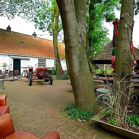 Authentic - De Vergulden Eenhoorn Hotel