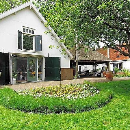 Hotel Authentic - De Vergulden Eenhoorn 4*
