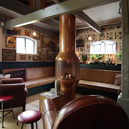 Authentic - De Vergulden Eenhoorn Hotel