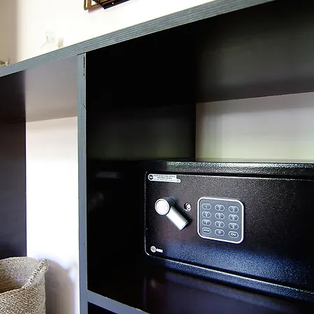 Authentic - De Vergulden Eenhoorn Otel 4*