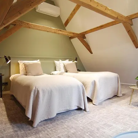 Authentic - De Vergulden Eenhoorn Hotel