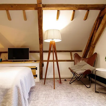 Authentic - De Vergulden Eenhoorn Otel