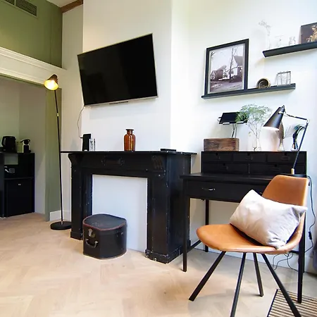 Authentic - De Vergulden Eenhoorn Hotel 4*