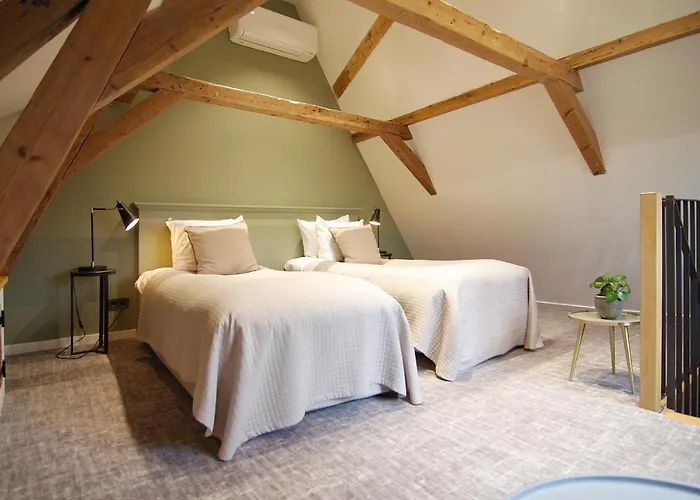 Authentic - De Vergulden Eenhoorn Hotel